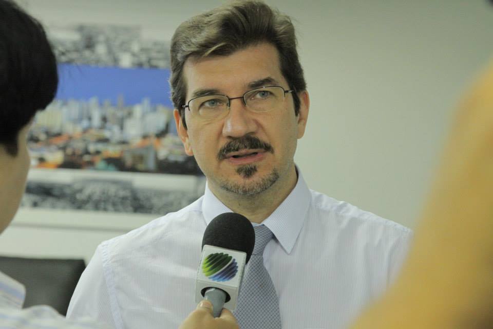 Kemp apura R$ 2 milhões em contratos com o Governo para transporte de alunos de Pontinha do Cocho