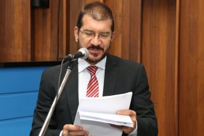 “Antipatriota”, ministro da Educação é repudiado por Pedro Kemp