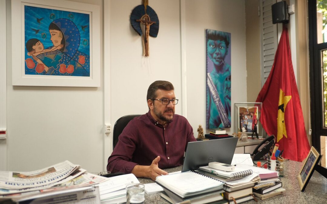 Professores têm apoio de Kemp para nova checagem das provas do processo seletivo da rede estadual