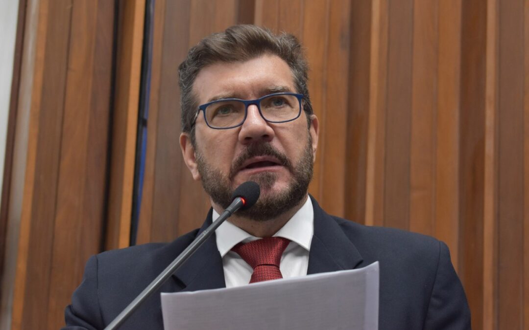 “Professores estão esgotados” – Kemp cobra SED desburocratização e foco nas atividades escolares