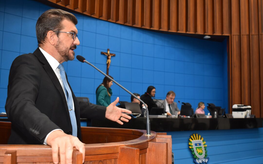 Kemp defende democracia, livre expressão e respeito ao resultado das eleições