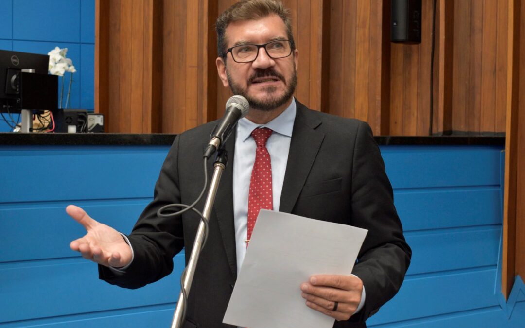 Equiparar salário de professores convocados tem que ser prioridade em MS, diz deputado Kemp