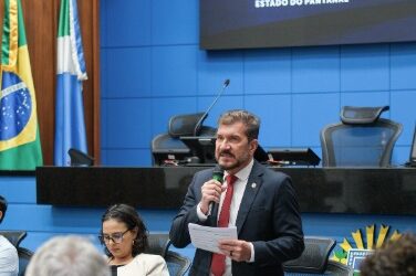 Parafraseando filme, Pedro Kemp finaliza audiência em defesa da Educação com a frase: Ainda Estamos Aqui!