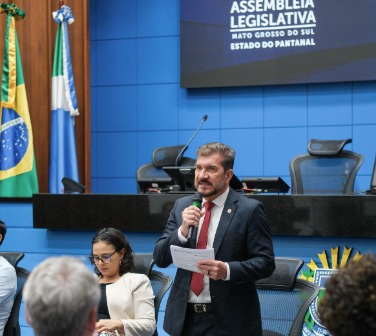 Parafraseando filme, Pedro Kemp finaliza audiência em defesa da Educação com a frase: Ainda Estamos Aqui!