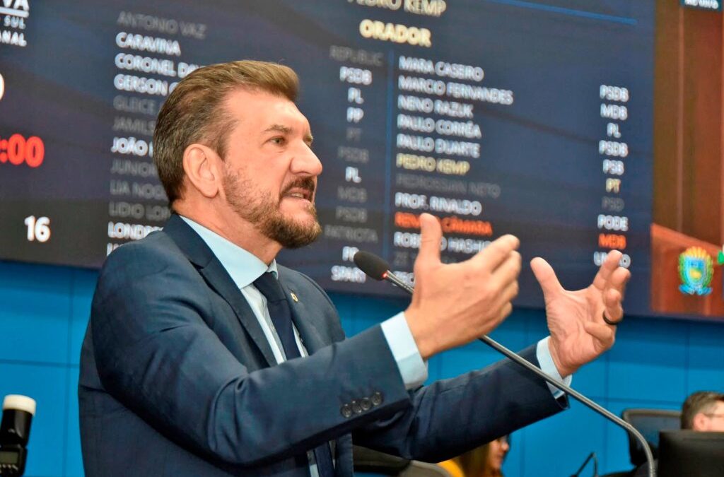 Bolsonaro abandona e chama apoiadores de ‘malucos’ em depoimento ao STF, frisa deputado estadual Pedro Kemp