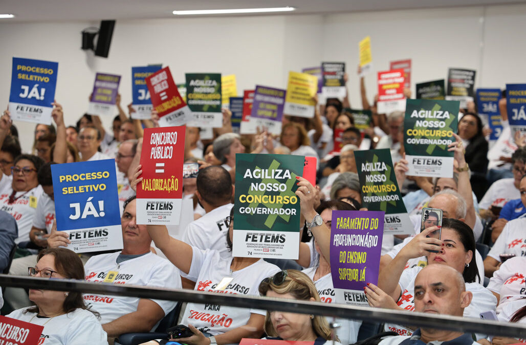 Fetems cobra concurso público e valorização da Educação; Pedro Kemp apoia luta da categoria