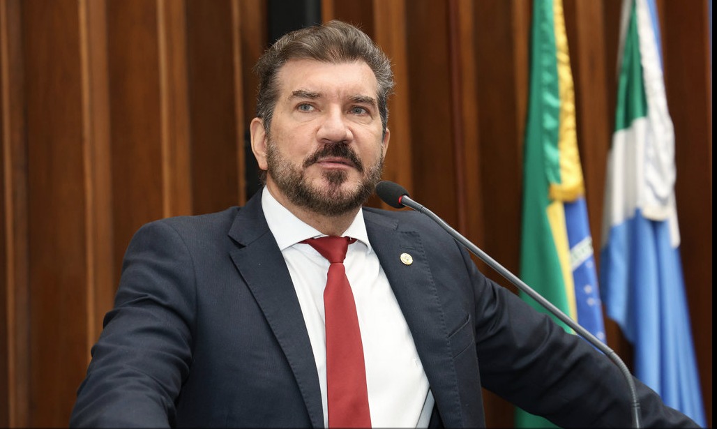 Ligação de Flávio Bolsonaro e Vorcaro: “O nosso País não merece isso!”, diz Kemp