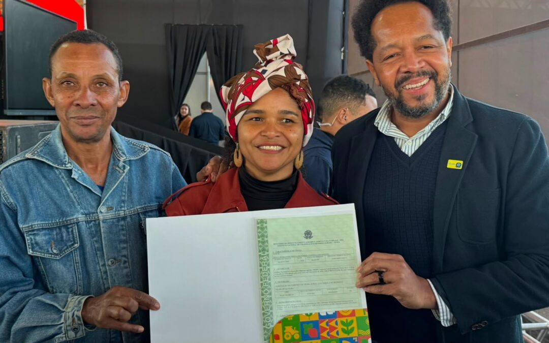 Após 65 anos de espera, famílias do Quilombo Dezidério Felipe de Oliveira recebem título definitivo